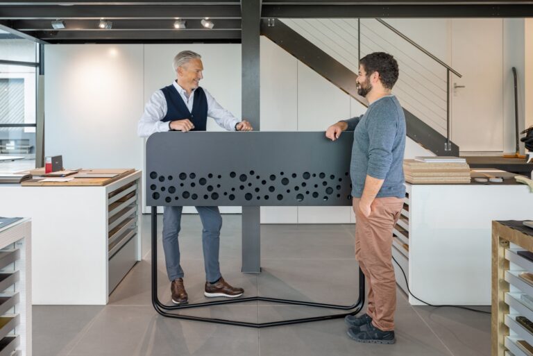 This unit with a built-in UVC lamp kills bacteria on the workspace